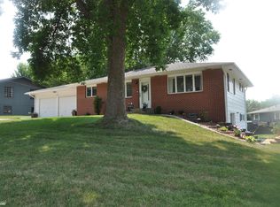 1726 Marcella Heights Dr, Carroll, IA 51401