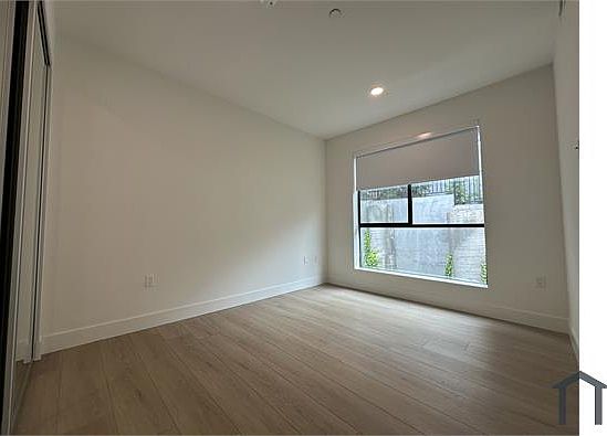 3rd image of 3649 Regal Pl #405