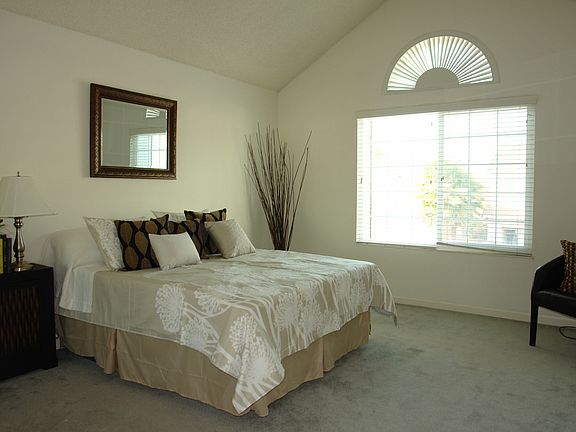 5th image of 82 Berylwood Ln