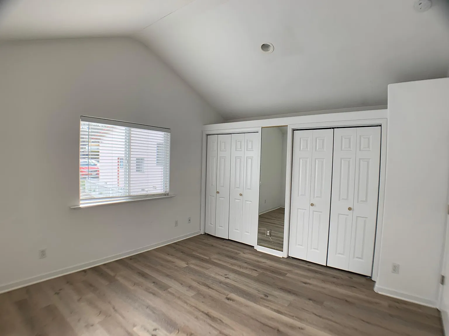 1 bed, 640 sqft, $2,300 — Photo 3