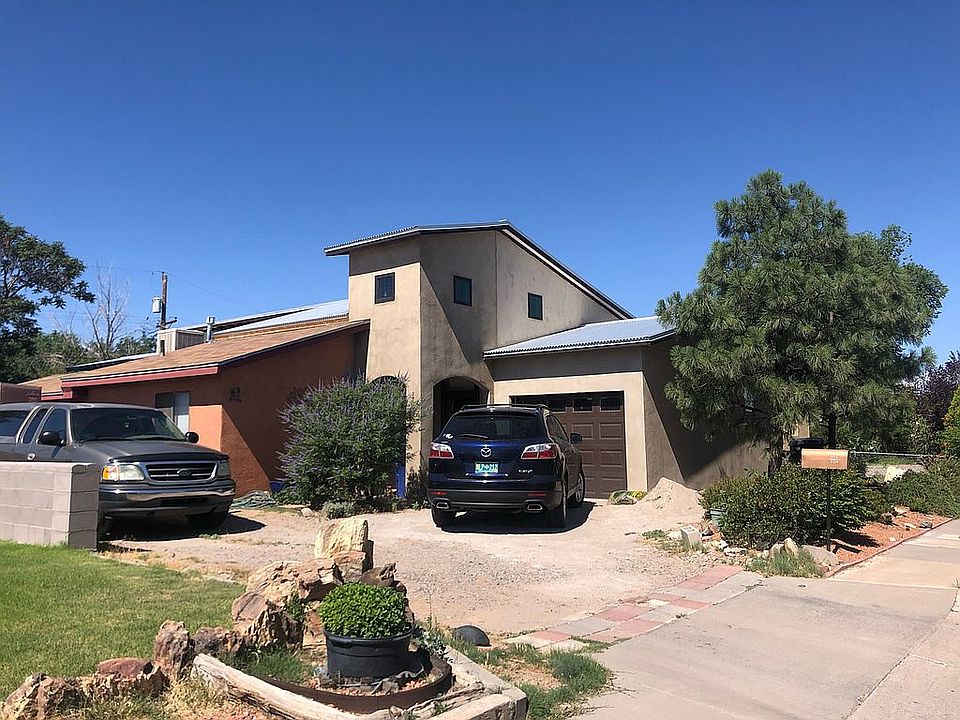 1st image of 828 Ponderosa Ave NW