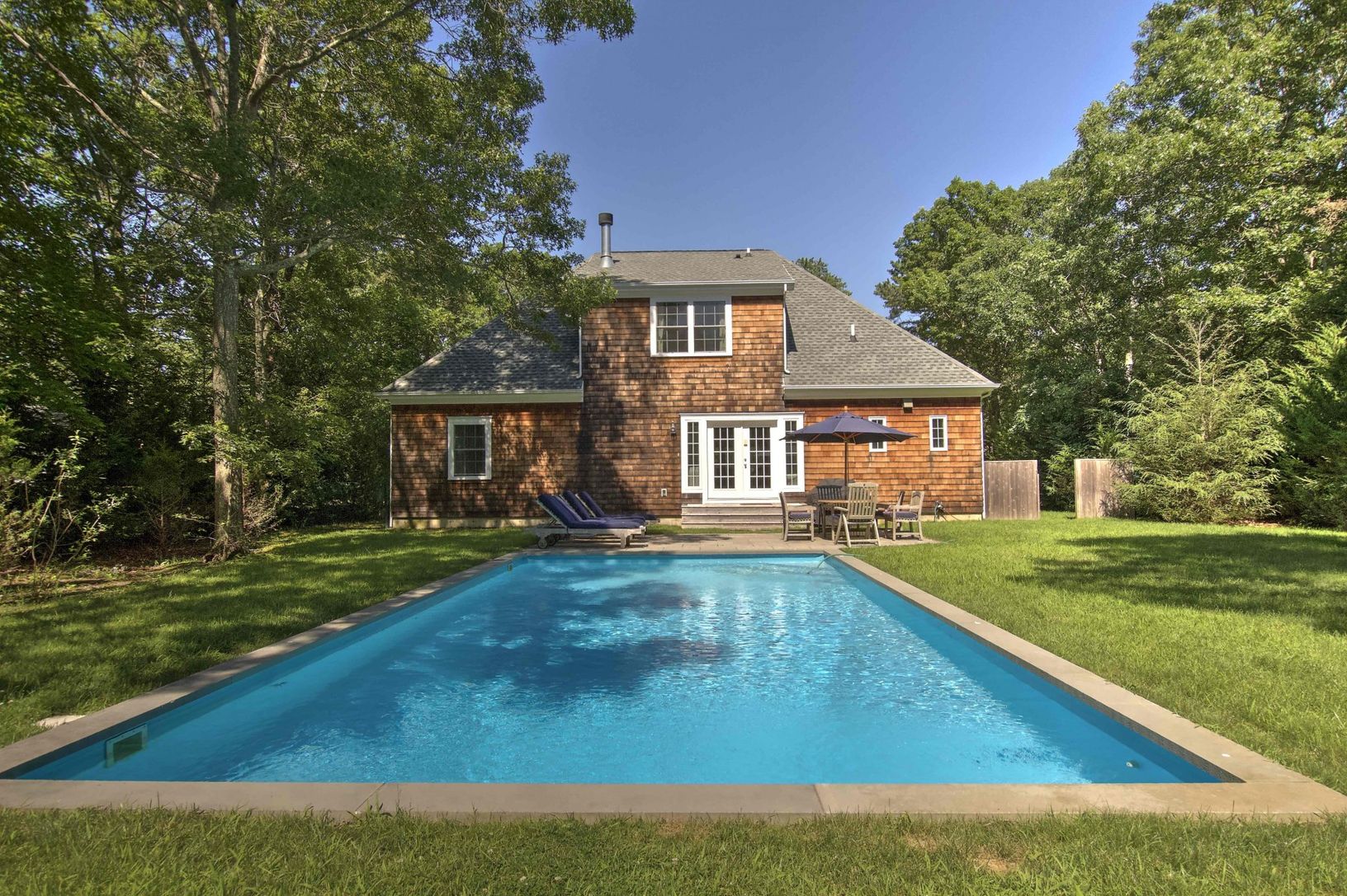  Back of House / Pool 