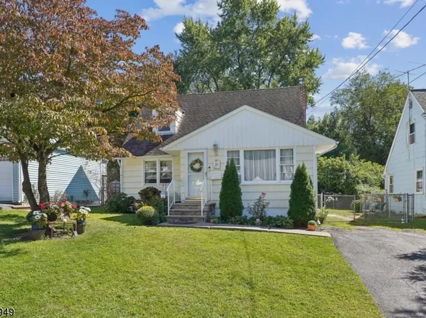 18 Barnett St, Rockaway Boro, NJ 07866