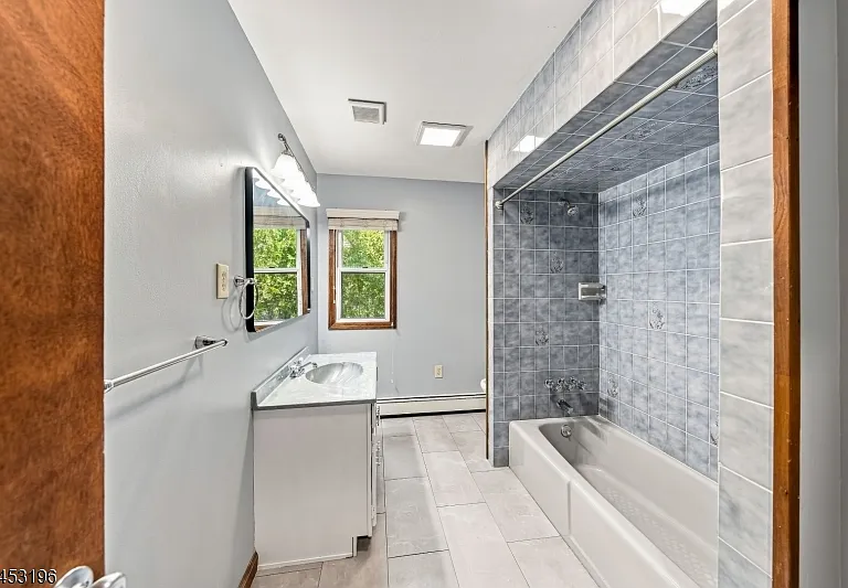 32 Commerce Dr #2 — Photo 4