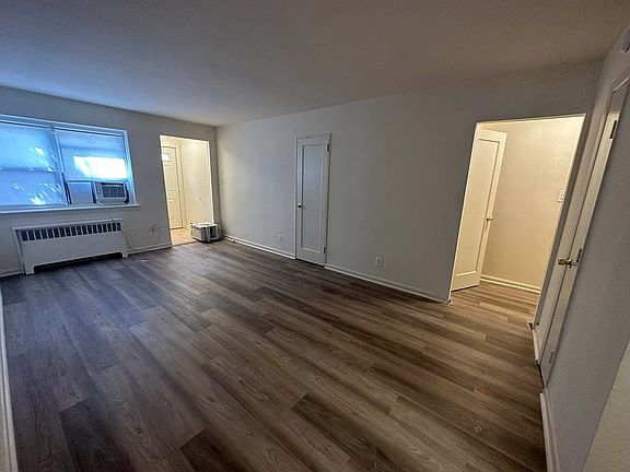 4th image of 4 Cliff Ct #3