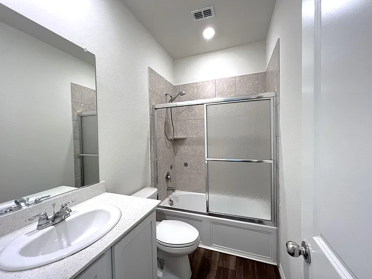 1511 Avery Pointe Dr — Photo 20