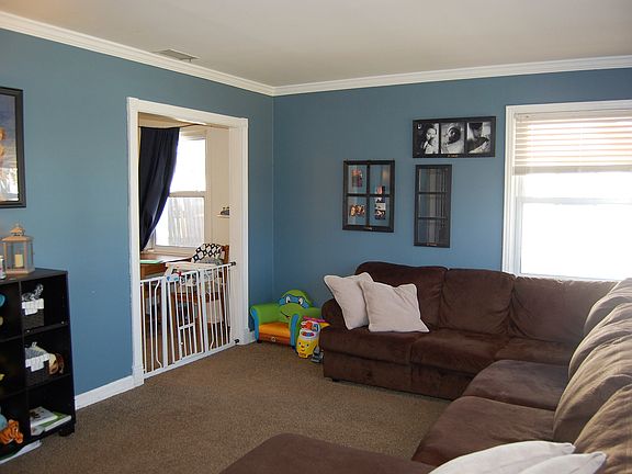 5th image of 4419 Tonawanda Ave