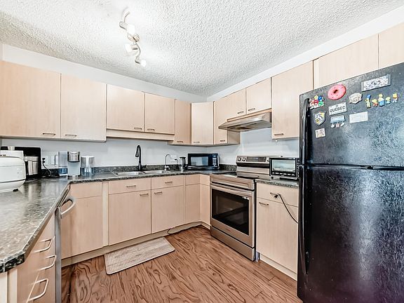 4th image of 12104 16th Ave SW #34