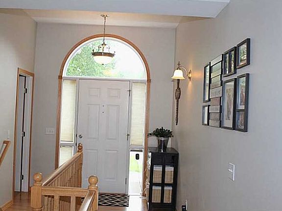 2nd image of 3226 Rosemont Way