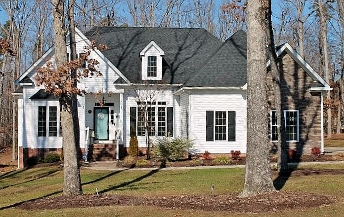 1st image of 112 Woods Ct