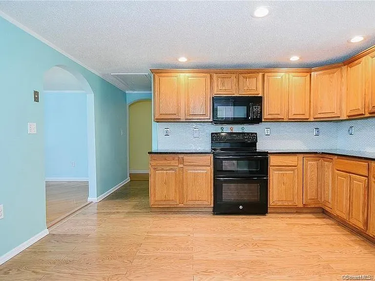 1122 Mill St — Photo 5