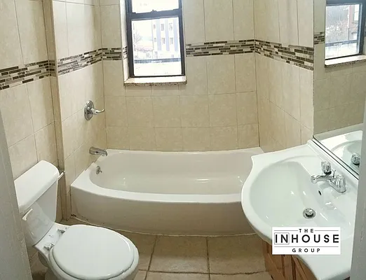 Rented by The InHouse Group | media 7