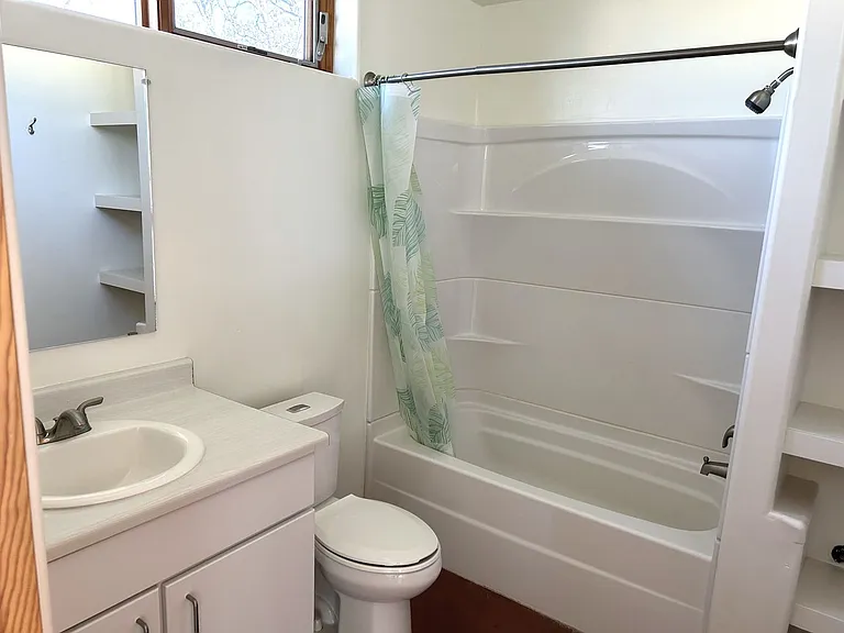 209 Cornell Dr SE — Photo 4