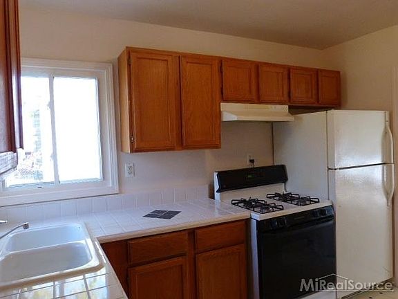 5th image of 14707 Juliana Ave
