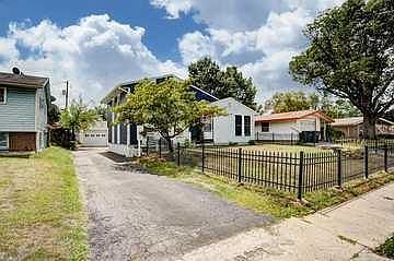 3rd image of 3861 Halsey Pl