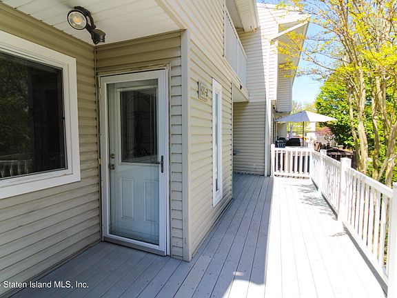3rd image of 421 Willow Rd E #2