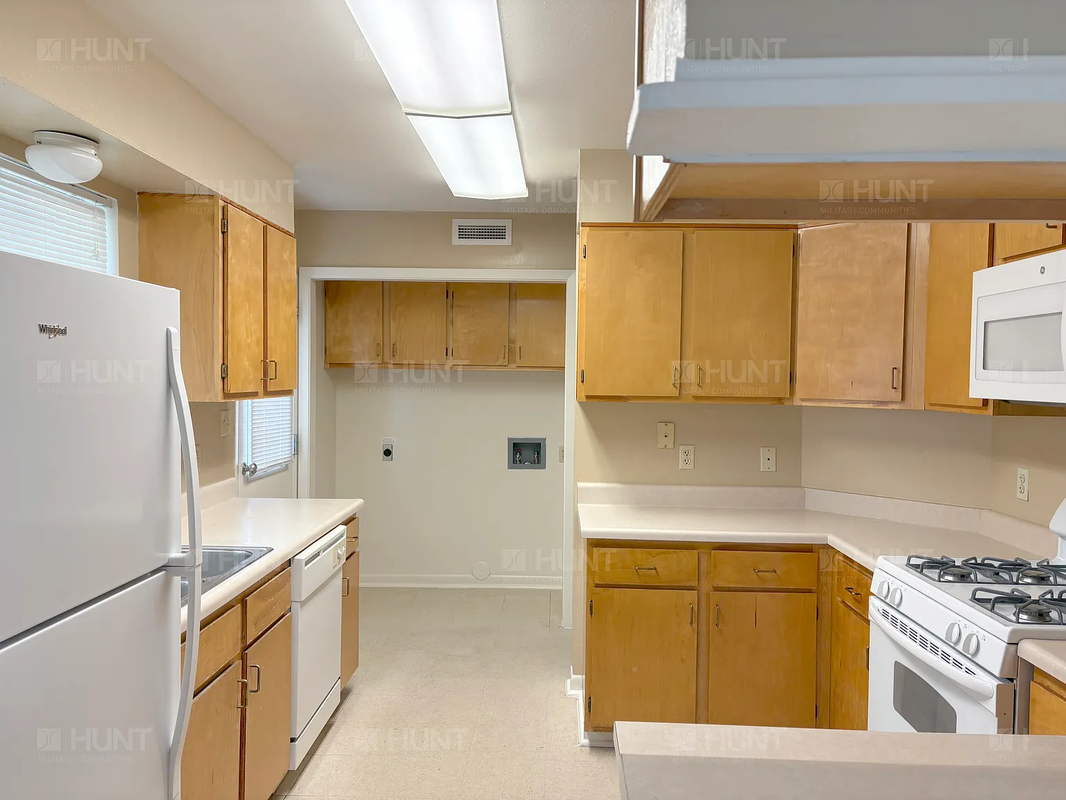 3 bed, 1602 sqft, $2,526 — Photo 2