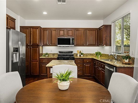 5th image of 140 W Cork Tree Dr