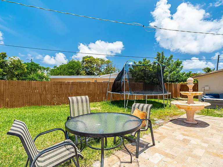 1601 NW 3rd Ln — Photo 35