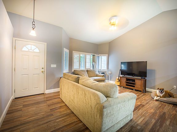 3rd image of 1374 Falstaff Ln