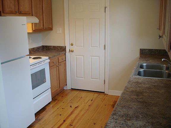 2nd image of 121 S Ivy Ave