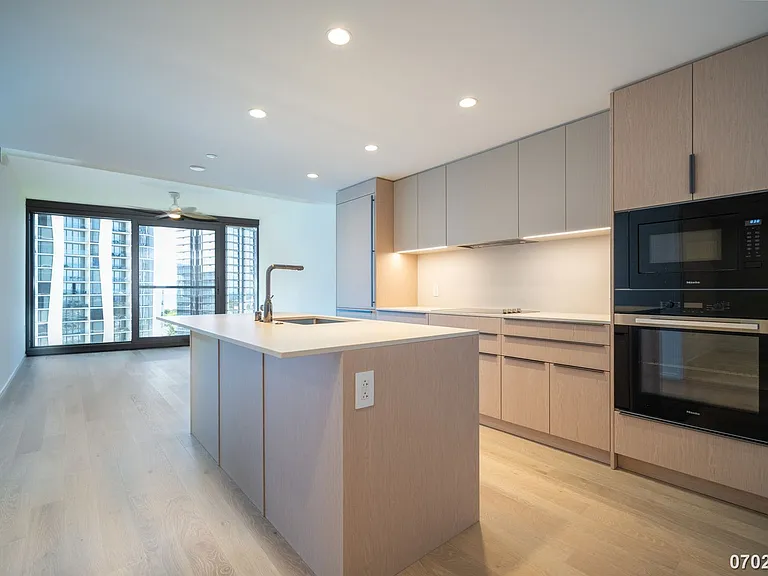 333 Ward Ave #1306 — Photo 4