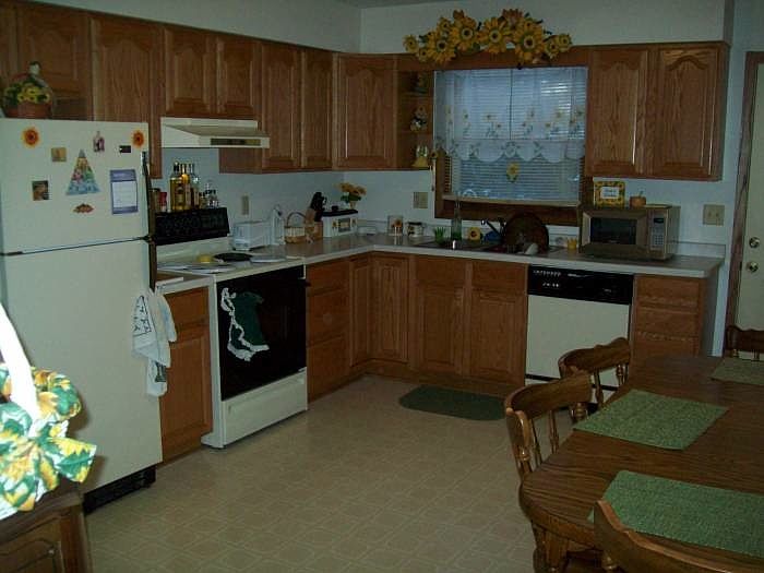 2nd image of 6821 Century Ave