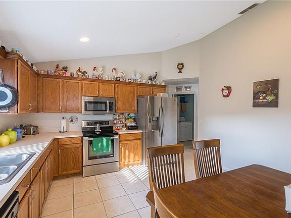 3rd image of 4368 Wyndcliff Cir
