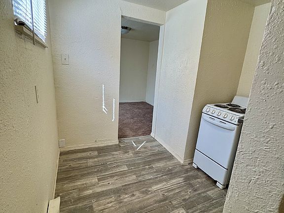3rd image of 304 Texas St NE #C