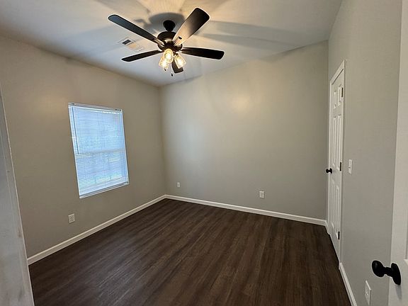 2nd image of 1003 Pearl Ave N