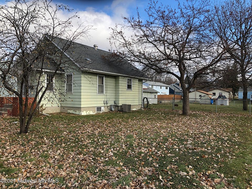 2nd image of 1016 N Park St