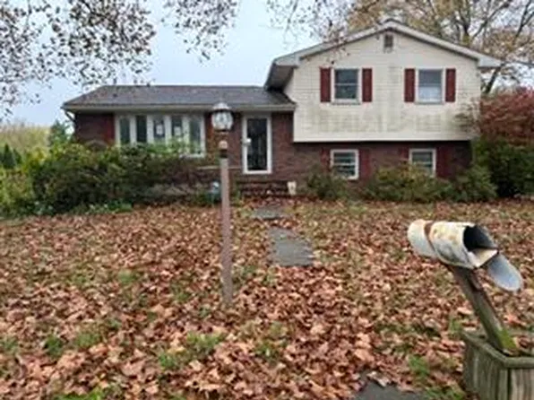138 Jonathan Dr, Easton, PA 18045