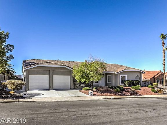 2nd image of 1008 Hollyhock Dr