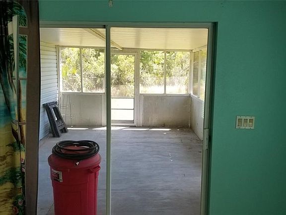3rd image of 2341 Waccassa St