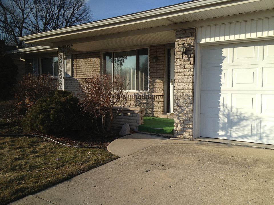 1st image of 20413 Mauer St