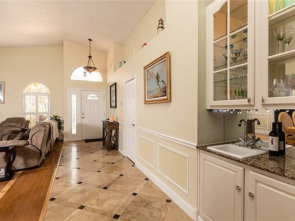 3rd image of 5212 White Sand Cir NE