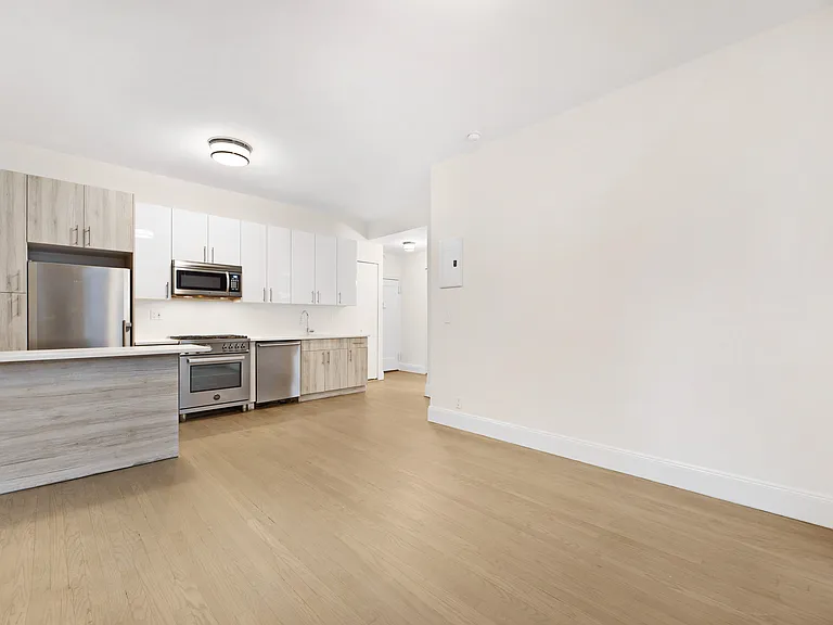 121 Madison Ave #2D — Photo 3