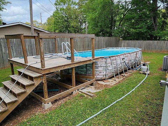 4th image of 124 James Rd