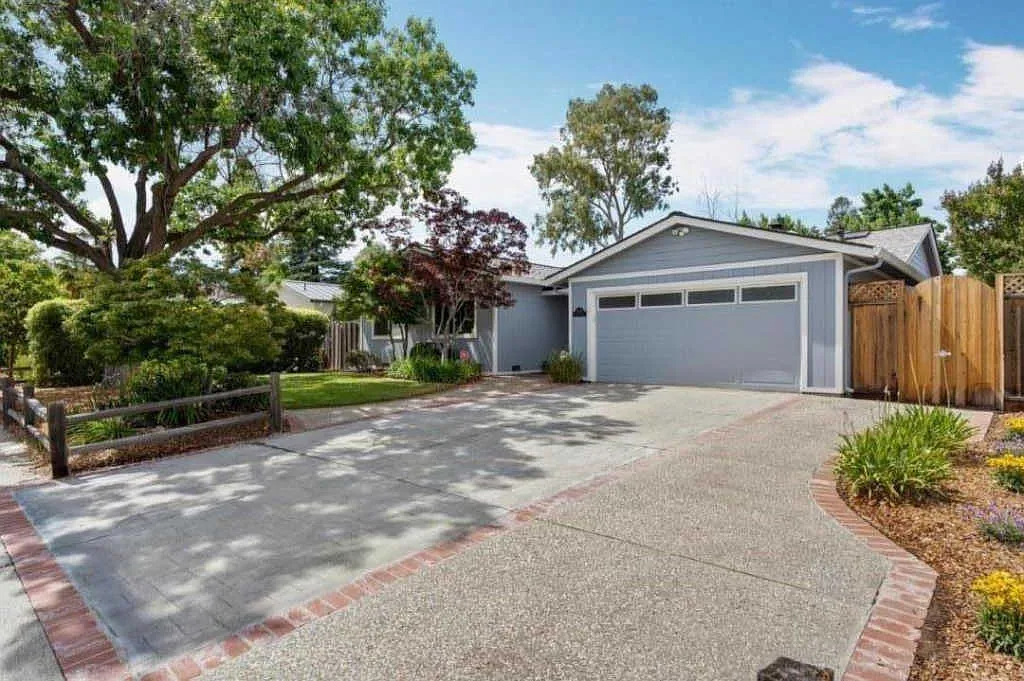18297 Baylor Ave photo 1