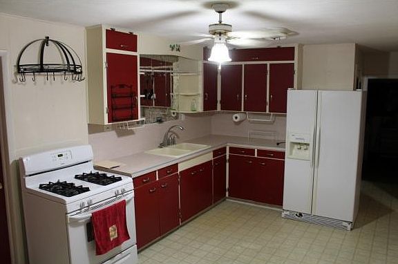 3rd image of 3015 Robins St