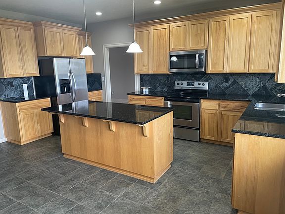 5th image of 2175 Mayfly St
