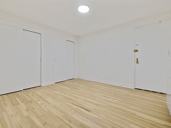 3rd image of 123 E 54th St APT 5B