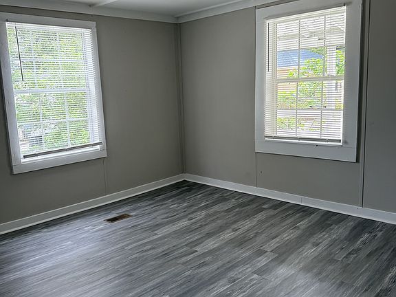 4th image of 203 Ware St