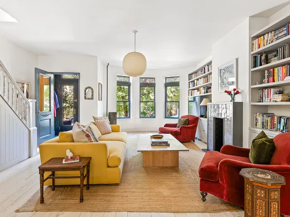 250 Lefferts Avenue image 1 of 17