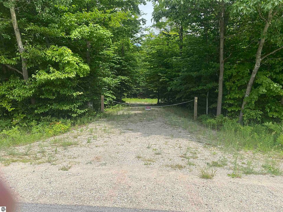 1st image of Green Briar Rd