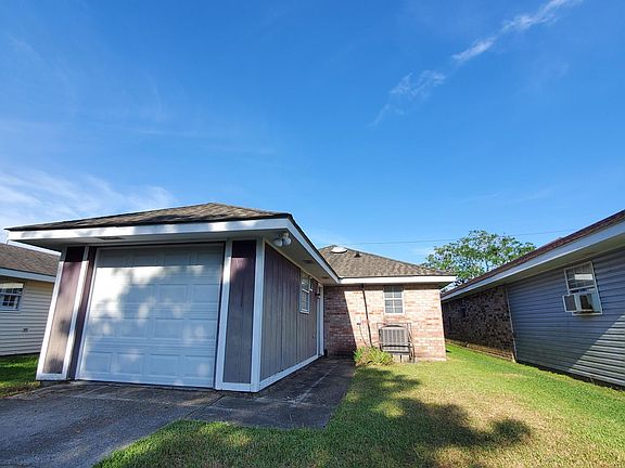 3rd image of 4524 Duplessis St