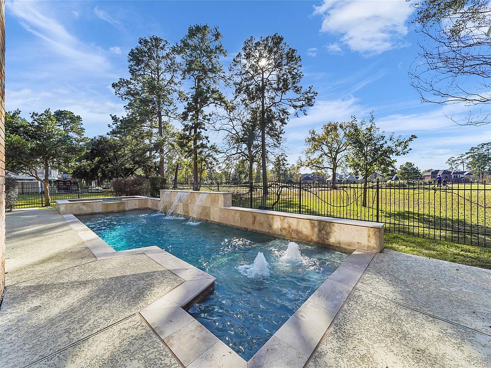 1st image of 7706 Pinehurst Shadows Dr
