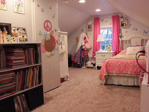 Bedroom 4 (3rd Floor)