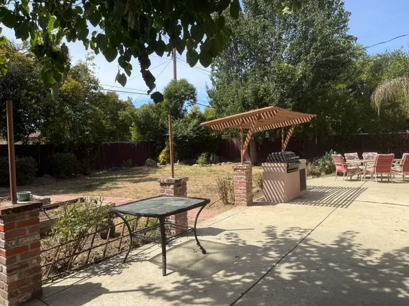 4360 Custis Ave #A, Sacramento, CA 95822