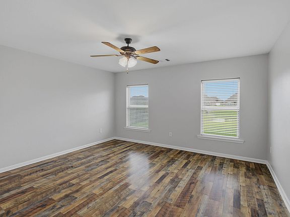 5th image of 121 Orchard Ln